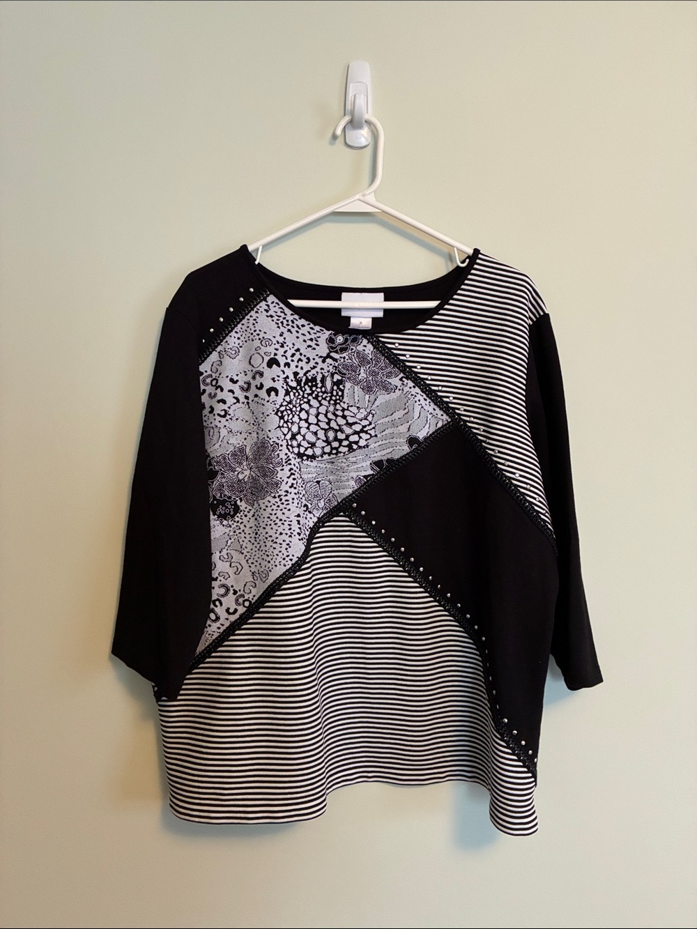 Alfred Dunner Black & White Mixed-Print Crewneck Top